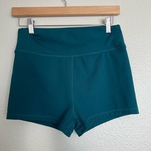 American Eagle The Everything Shortie